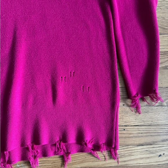 Women’s Forever 21 Distressed Fuchsia Turtleneck Sweater Size M Casual,Oversized - Picture 4 of 11